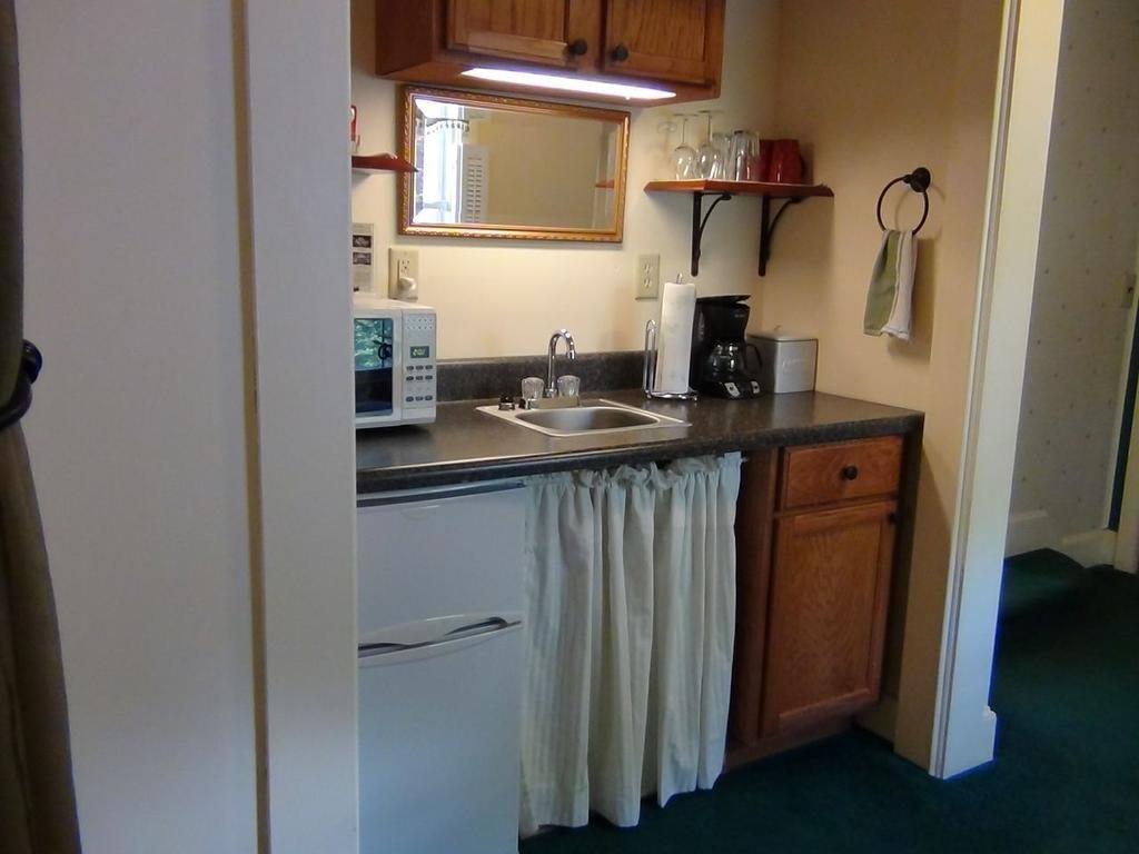 Buffalo Tavern Bed And Breakfast 웨스트 제퍼슨 객실 사진