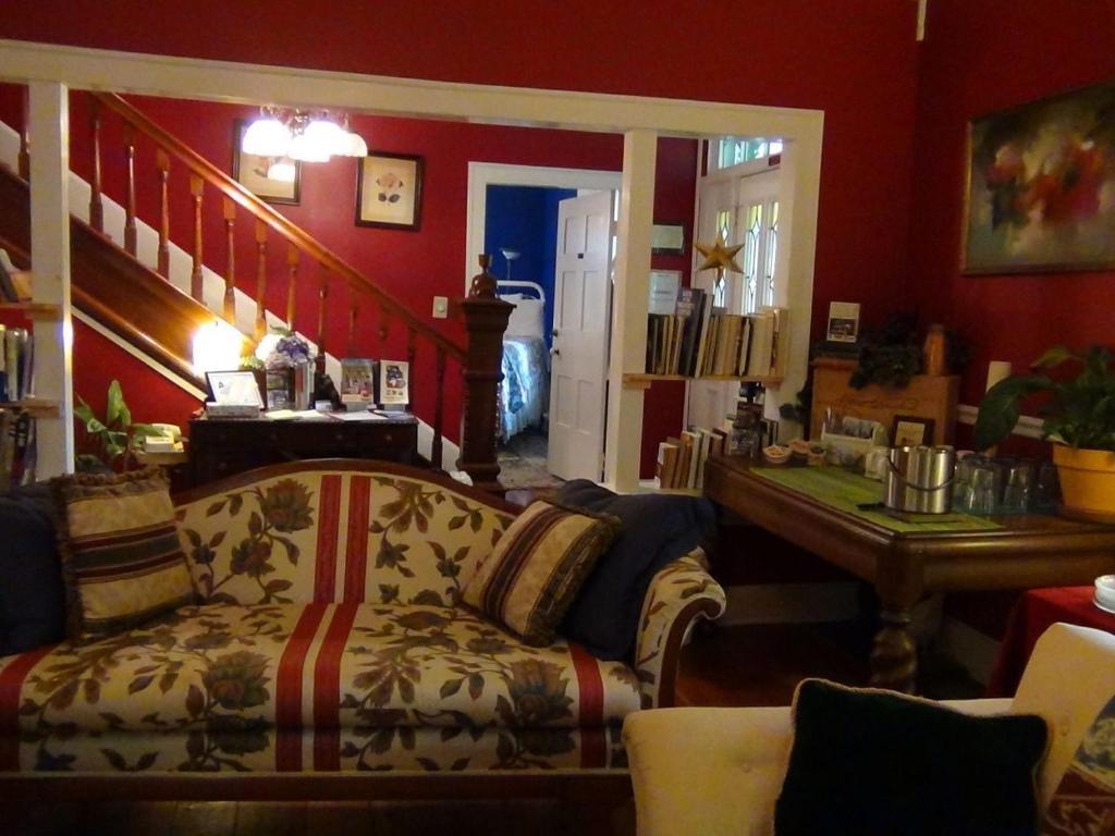 Buffalo Tavern Bed And Breakfast 웨스트 제퍼슨 외부 사진
