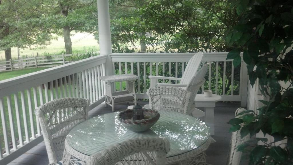 Buffalo Tavern Bed And Breakfast 웨스트 제퍼슨 외부 사진